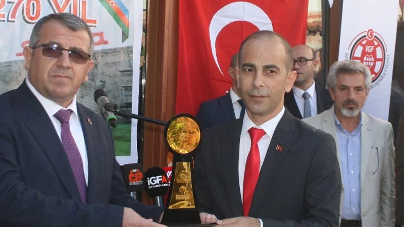 Azerbaycan'dan İGF Genel Başkanı Mesut Demir'e 'Zafer Medya Madalyası'