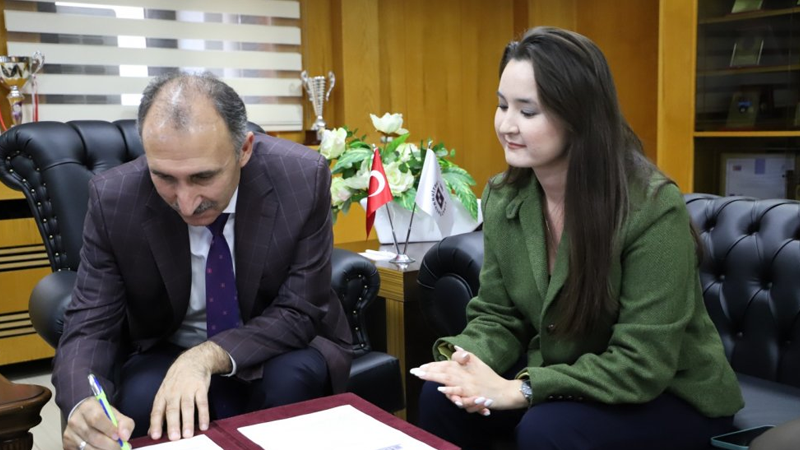 FÜ İle Kazakistan Abay Devlet Pedagoji Üniversitesi Arasında Protokol İmzalandı