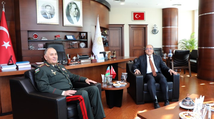Azerbaycan Genelkurmay Başkanı, Şuay Alpay’ı Ziyaret Etti