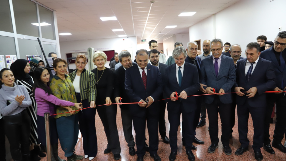 Fırat Üniversitesi’nde 24 Kasım Öğretmenler Günü Kutlandı