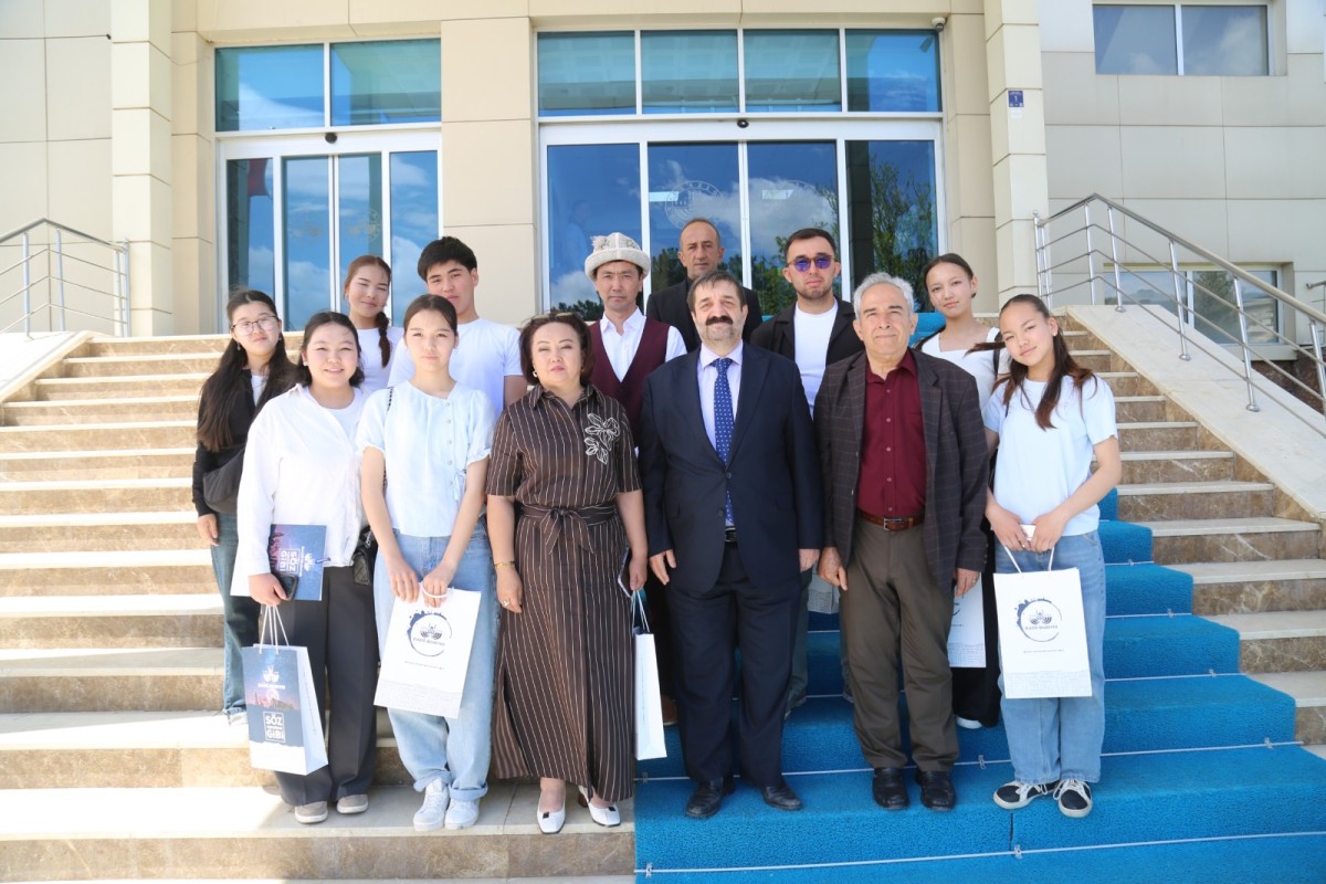 Kırgızistan Heyeti Elazığ Belediyesi’nde Ağırlandı!