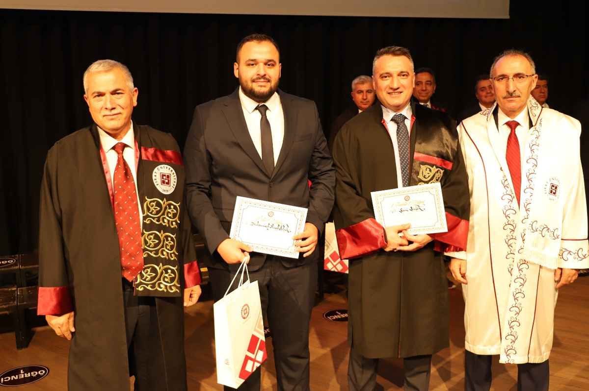 FIRAT ÜNİVERSİTESİ'Nİ DERECEYLE BİTİREN ÖĞRENCİLER İÇİN TÖREN DÜZENLENDİ